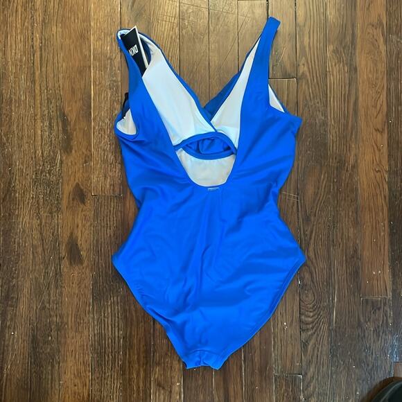 DKNY One Piece Swimsuit Twist Front Blue Size 10 New - Picture 4 of 6